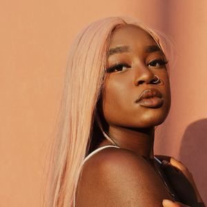 Meet your Posher, Jewelle